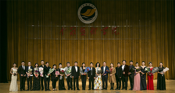 合影.jpg 合影.jpg